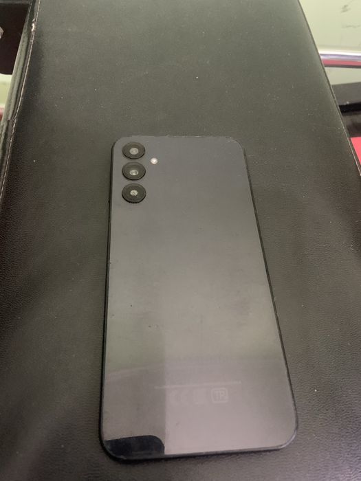 Самсунг А24. 128 гегабайт