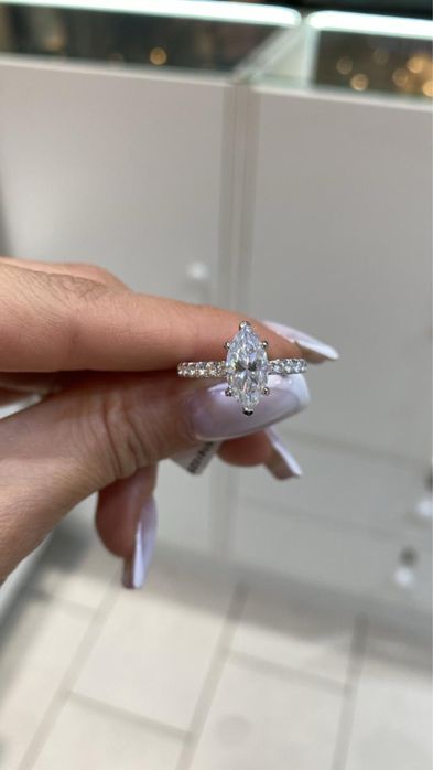 Помолвочное кольцо муассанит бриллиант