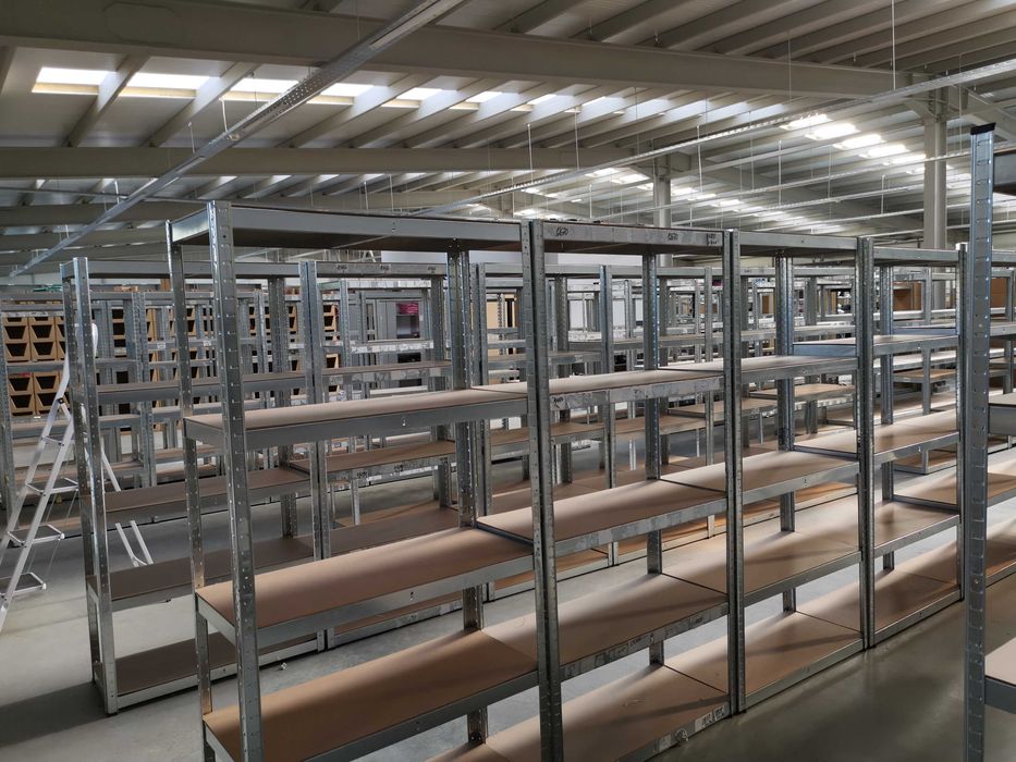 Давам под наем складови площи от 450 кв.м до 3500 кв.м