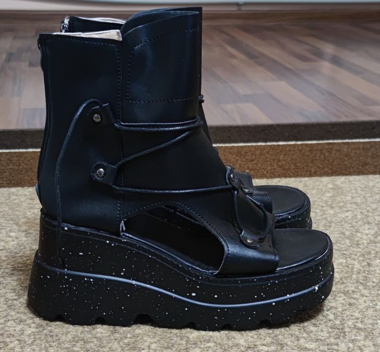 Дамски летни боти