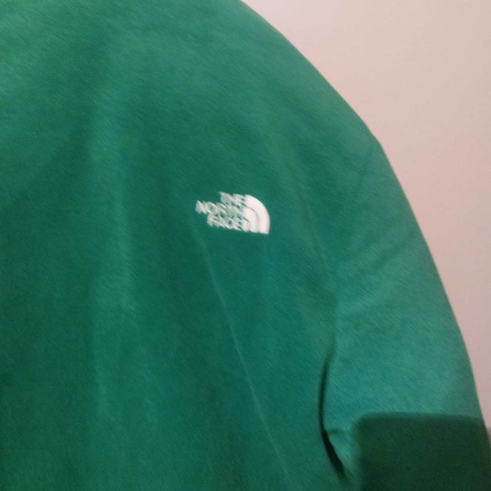 Продавам  зимно яке с две лица THE NORTH FASE