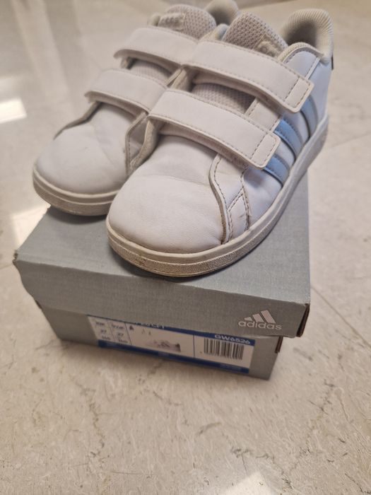 Маратонки  Adidas,кожа