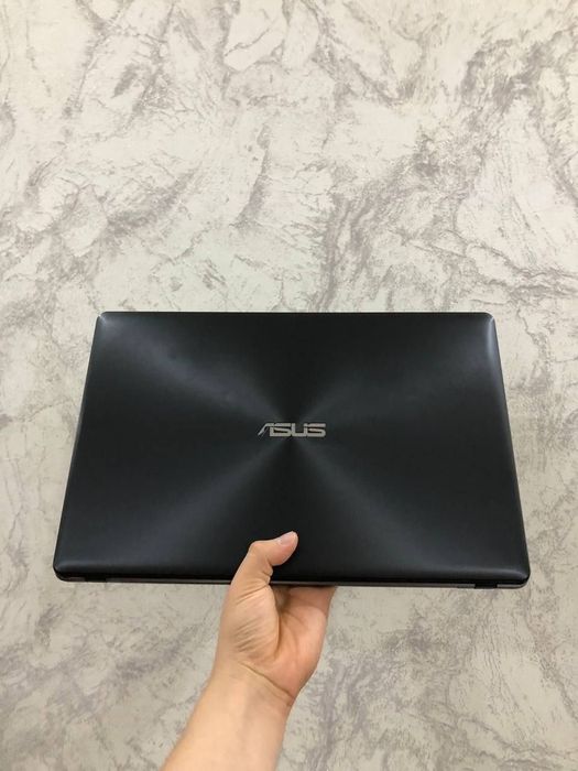 Asus notebook Zo'r ishlidi 700gb