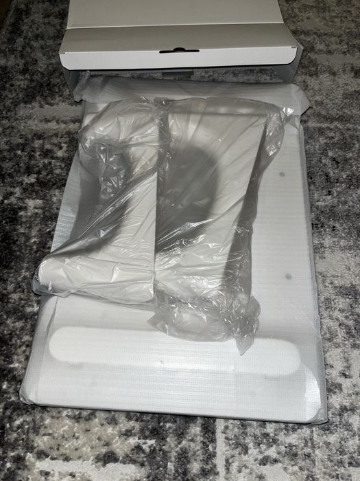 Suport pt incheietura mainii din piele in forma de U pt pilire unnghii