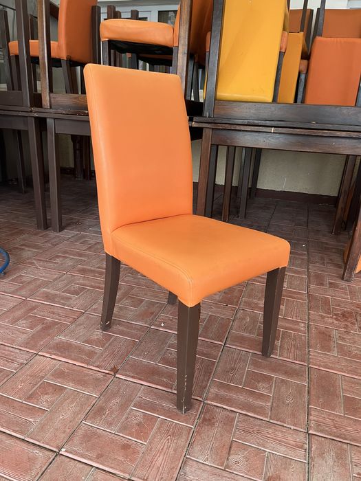 Vand mese  lemn masiv fag,si scaune tapitate vinilin!