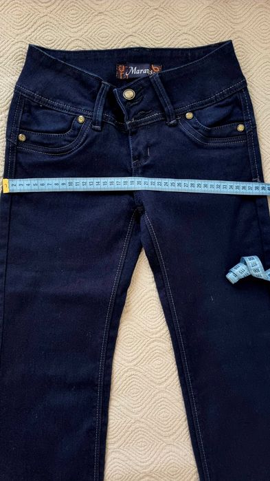 Blugi bleumarin, marimea 26