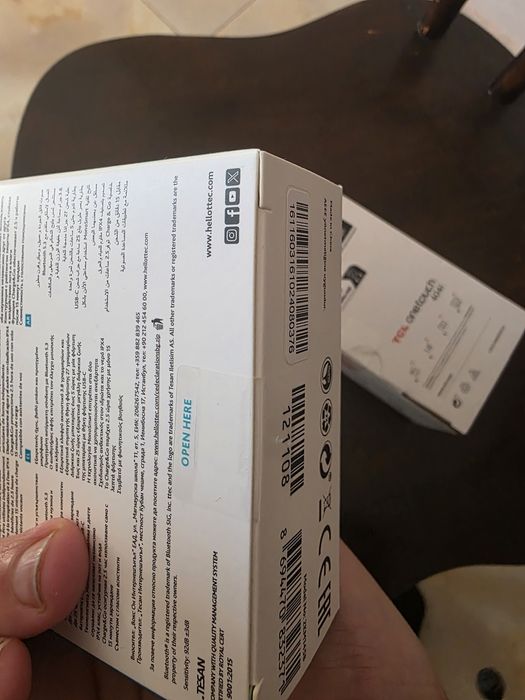 TCL 4041 чисто нов фабрично запечатан с слушалки!