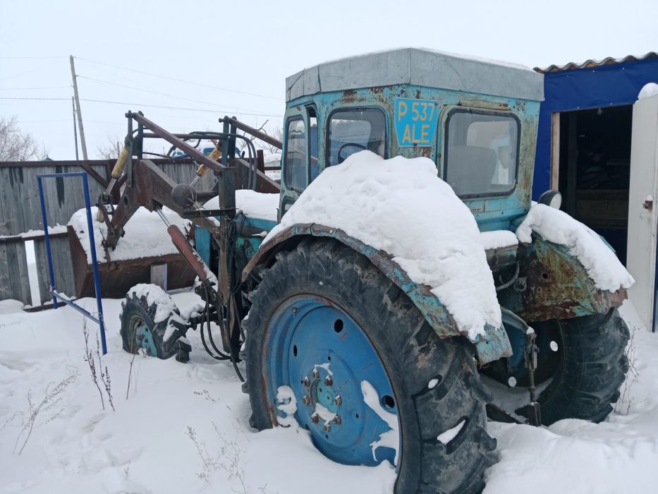 2 трактора, 3 прицепа.