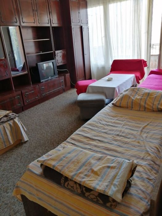 Дава се под наем Тристаен апартамент в Ямбол, Златен рог - 86 кв.м за 306 € - Снимка #5