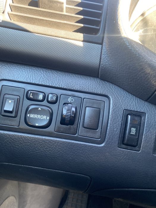 Vand toyota Avensis, 1.9 d-d40 an 2003