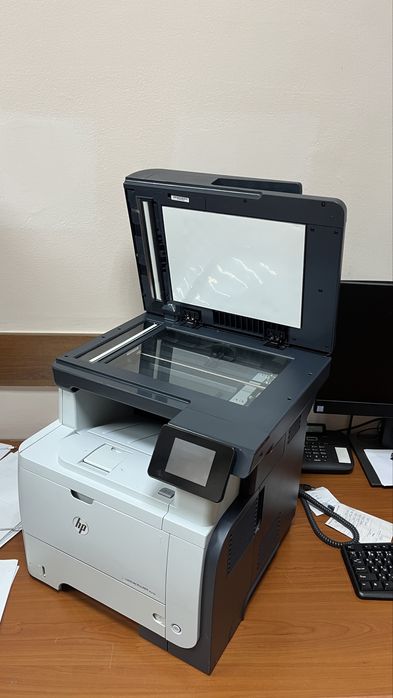Wi-Fi МФУ HP LaserJet Pro 500 M521dw