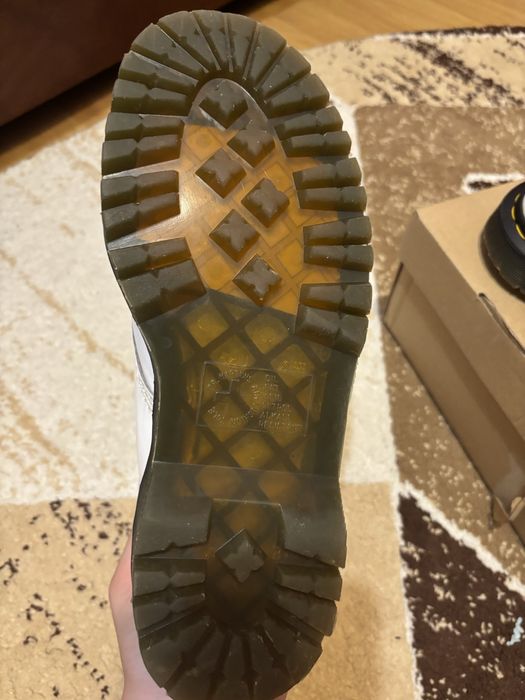 Dr. Martens Jadon albi lucioși, mărimea 39