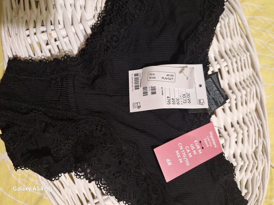 3 бр.дамски бикини,тип  хипстър H&М,размер М