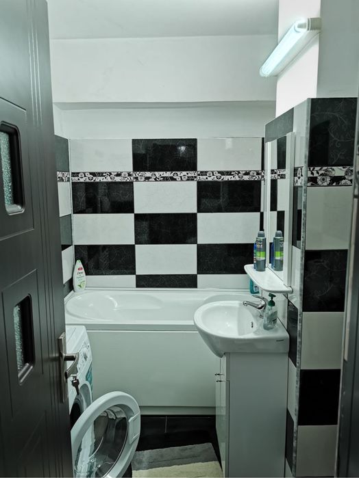 Apartament 3 camere zona centrala de ÎNCHIRIAT