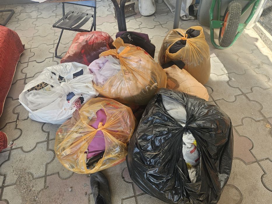 Отдам даром вещи там есть все