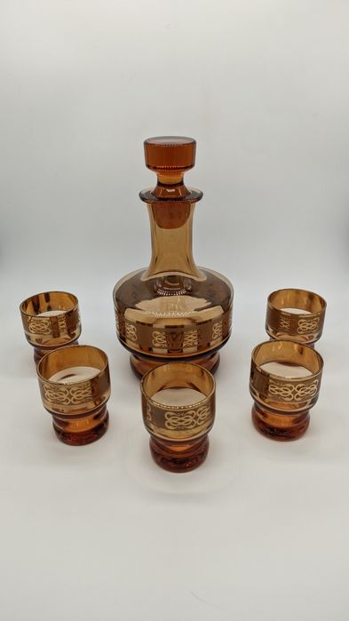 Продам  раритетный набор Графин и 5 стопок