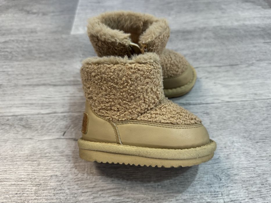 Продам детские сапожки