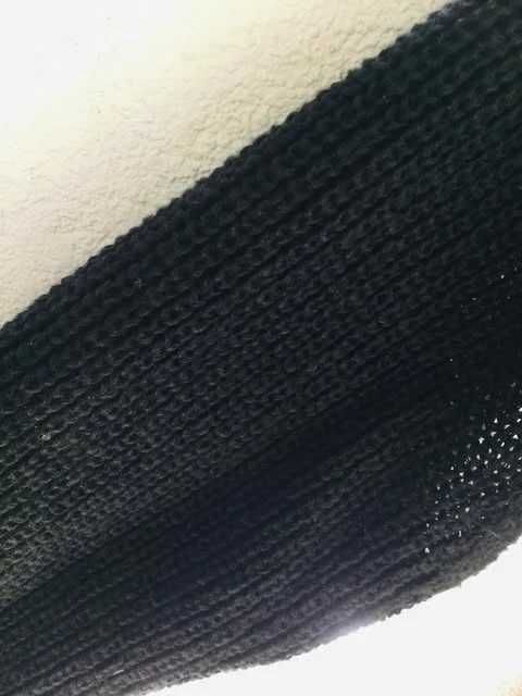 Bolero negru cu mâneci lungi și lanț decorativ