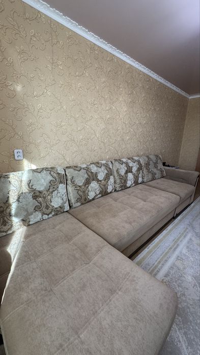 Угловой диван в отличном состоянии