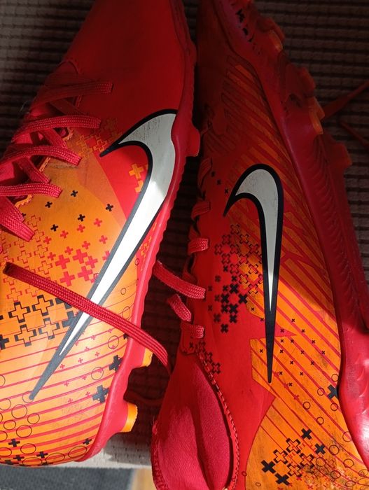 Футболни бутонки