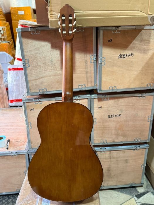 Гитара Yamaha C40   (101)