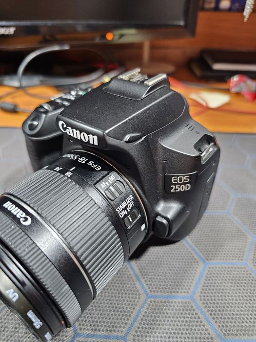 Canon 250D состояние как новое