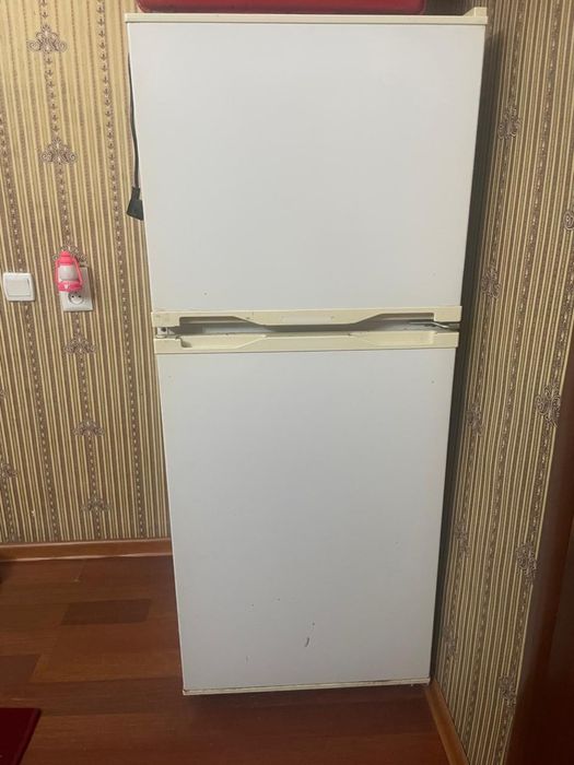 Продам б/у бытовые товары и мебель