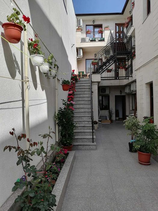Închiriez camere în Vila Zoe pentru Elevi, Studenți și Muncitori