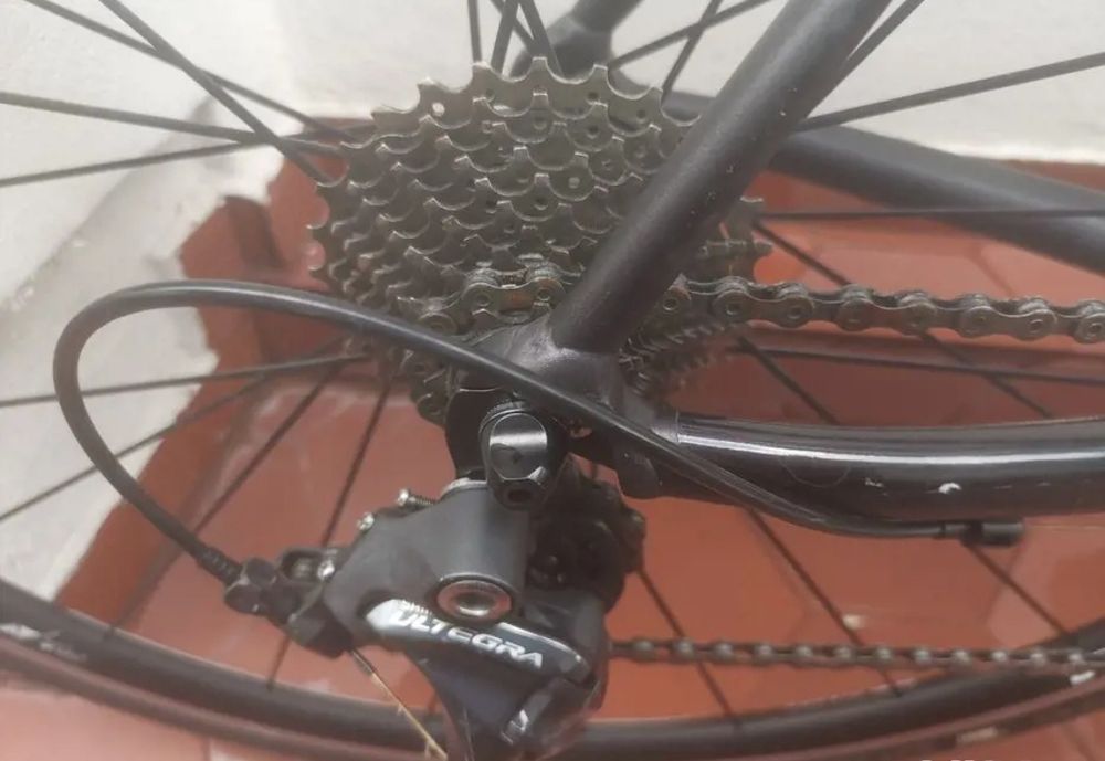 Vând bicicletă semicursieră Radon