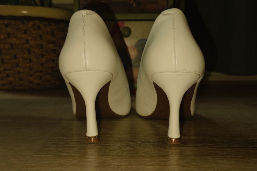 луксозни кожени обувки на ток LASOCKI