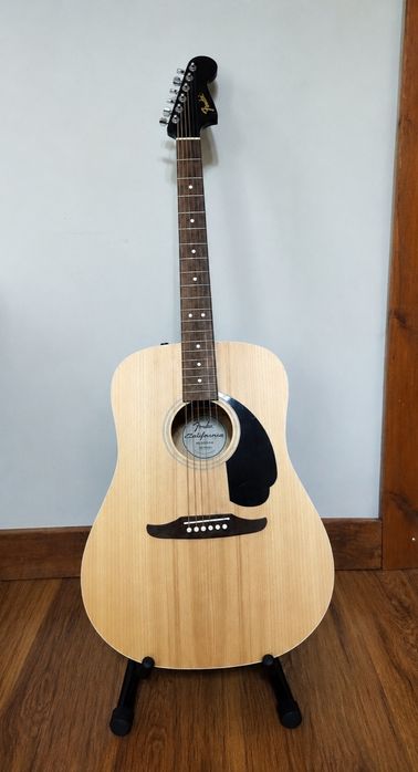 Акустическая гитара Fender Redondo