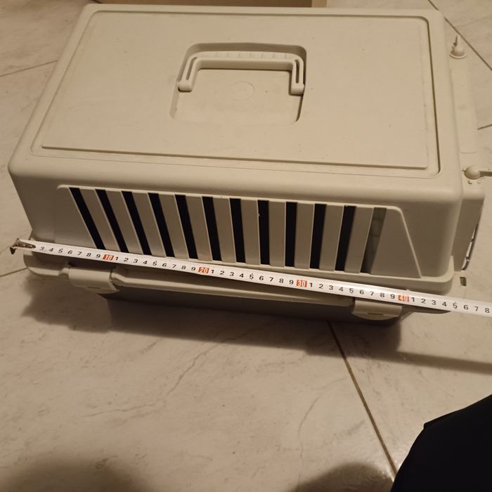 Клетка за транспортиране на котка, тоалетна, чесалка