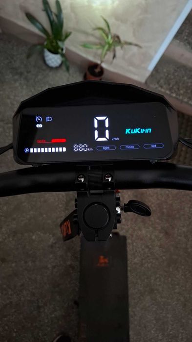 Електрическа тротинетка Kukirin G4 2024