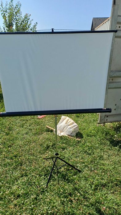 Flipchart magnetic ,ecran videoproiector