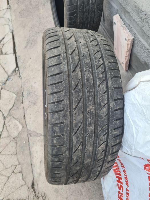 Продам 3 резины в хорошем состоянии