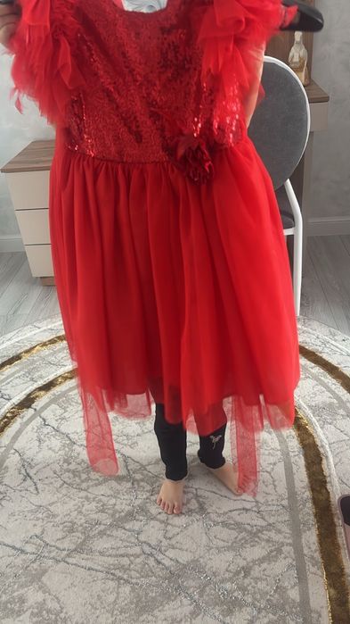 Продаем платья почти новые