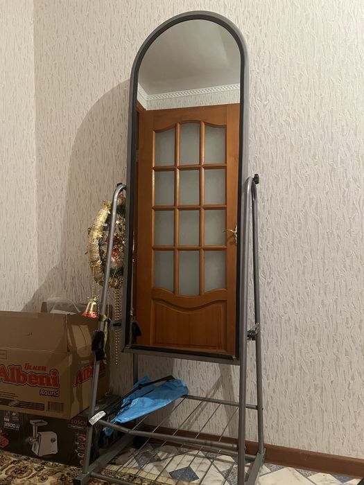 Продам зеркало для бутика