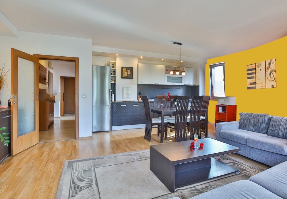 Дава се под наем Тристаен апартамент в София, Лозенец - 125 кв.м за 1200 € - Снимка #1