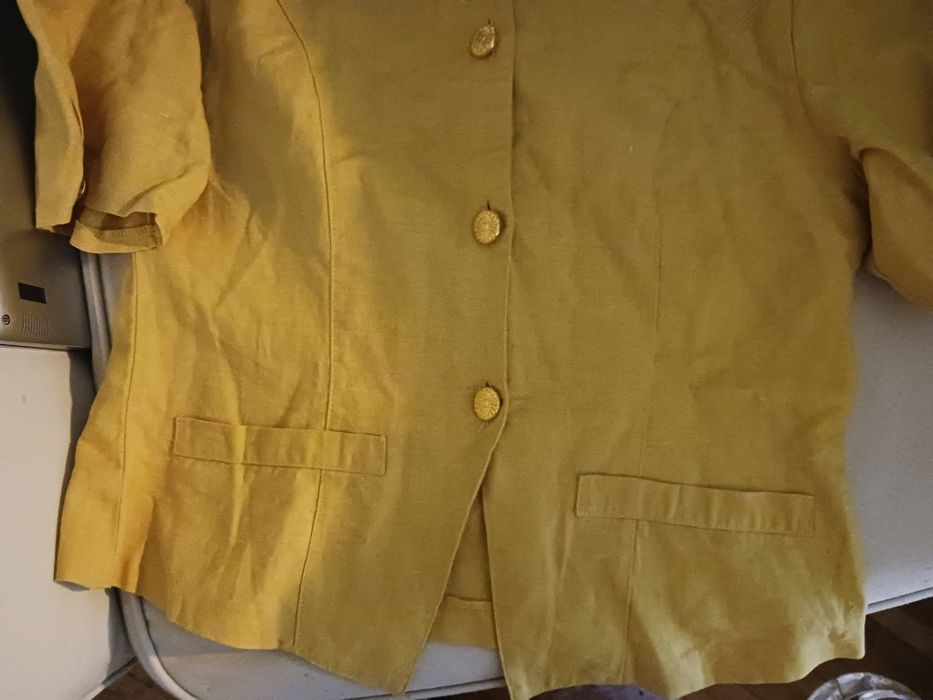 Cămașă din in mai mult decât deosebită, cu detalii fine