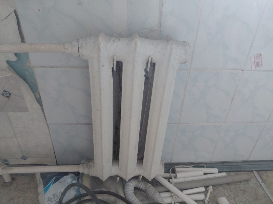 Продам чугунные батареи 19 секций