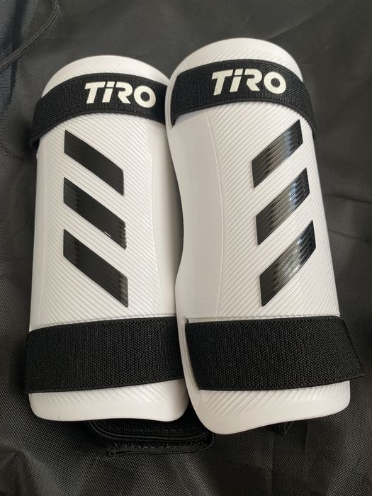 Adidas Tiro- футболни кори