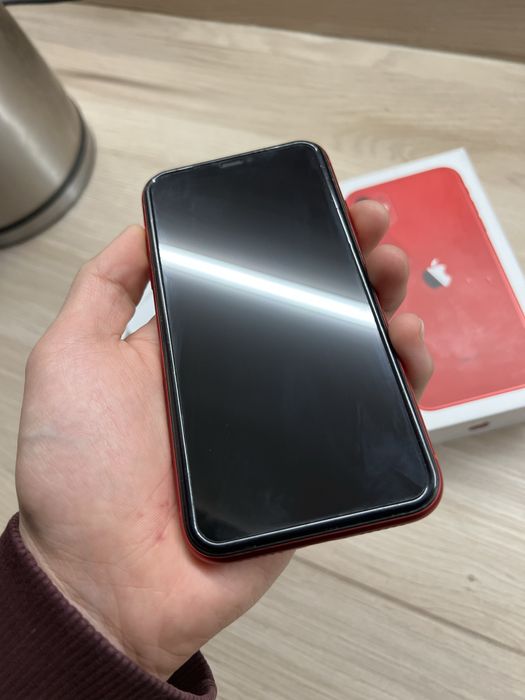 iPhone 11 128гигабайт Product Red