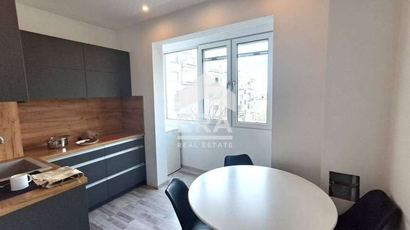 Двустаен, ремонтиран и обзаведен апартамент за продажба, с отделна кух