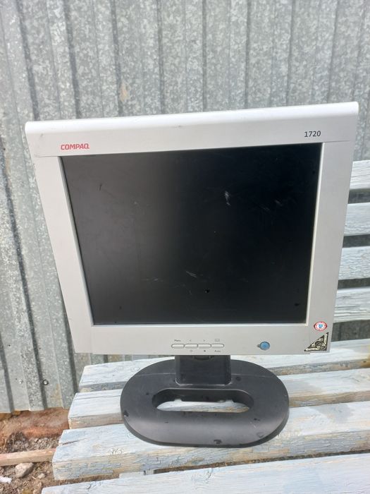 Продам монитор в хорошом состояний