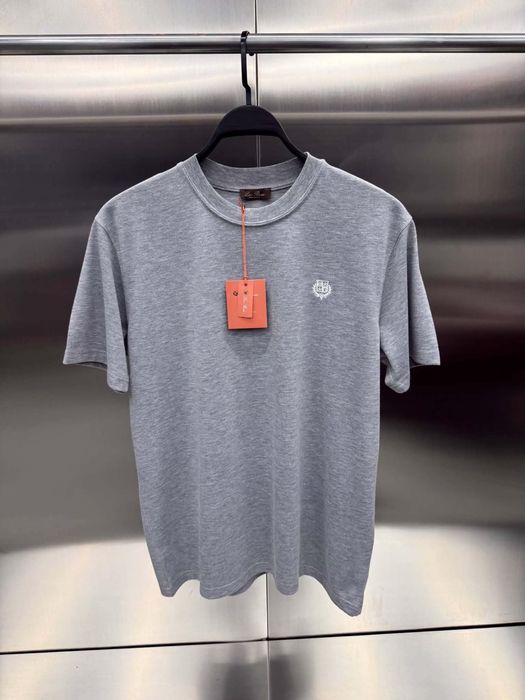 Тениски Loro Piana различни цветове.
