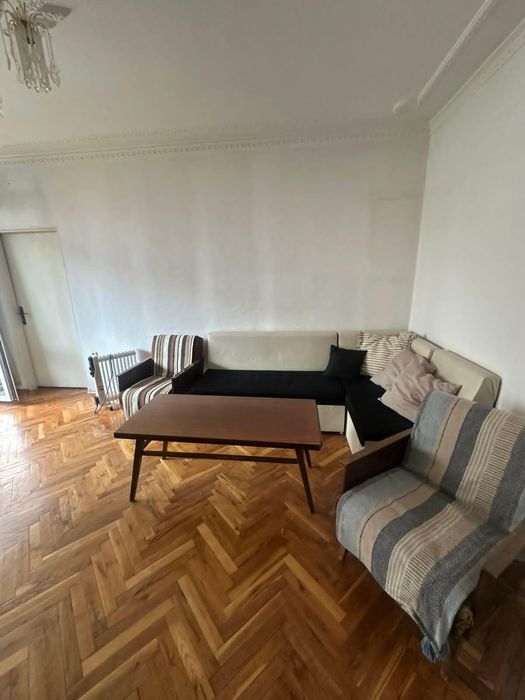 Дава се под наем Двустаен апартамент в Варна, Левски - 70 кв.м за 348.84 € - Снимка #1