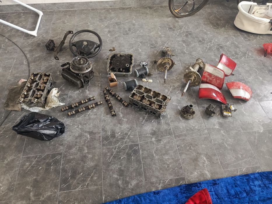 Продаються запчасти на Опель омега б