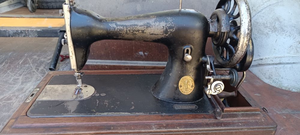 Шевна машина Сингер