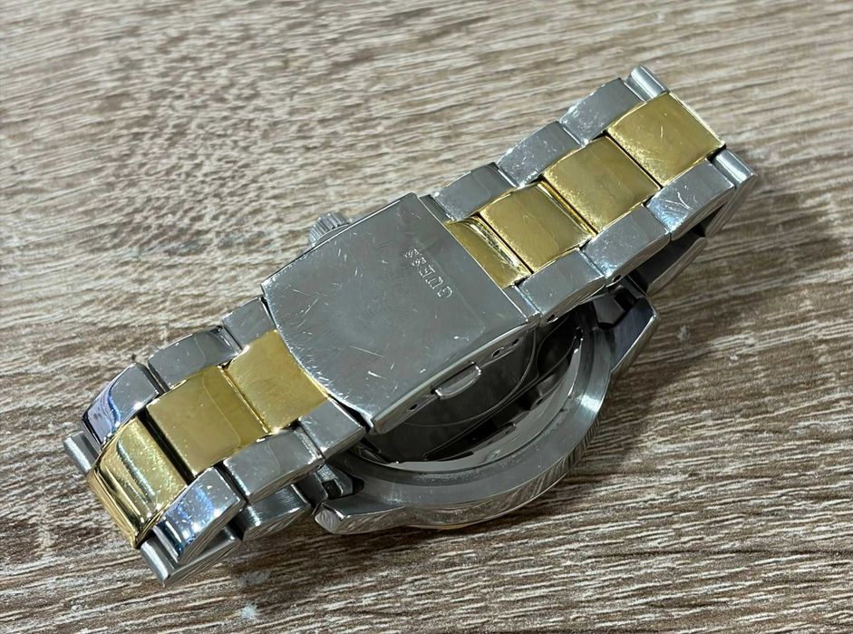 Часовник guess u1347L3