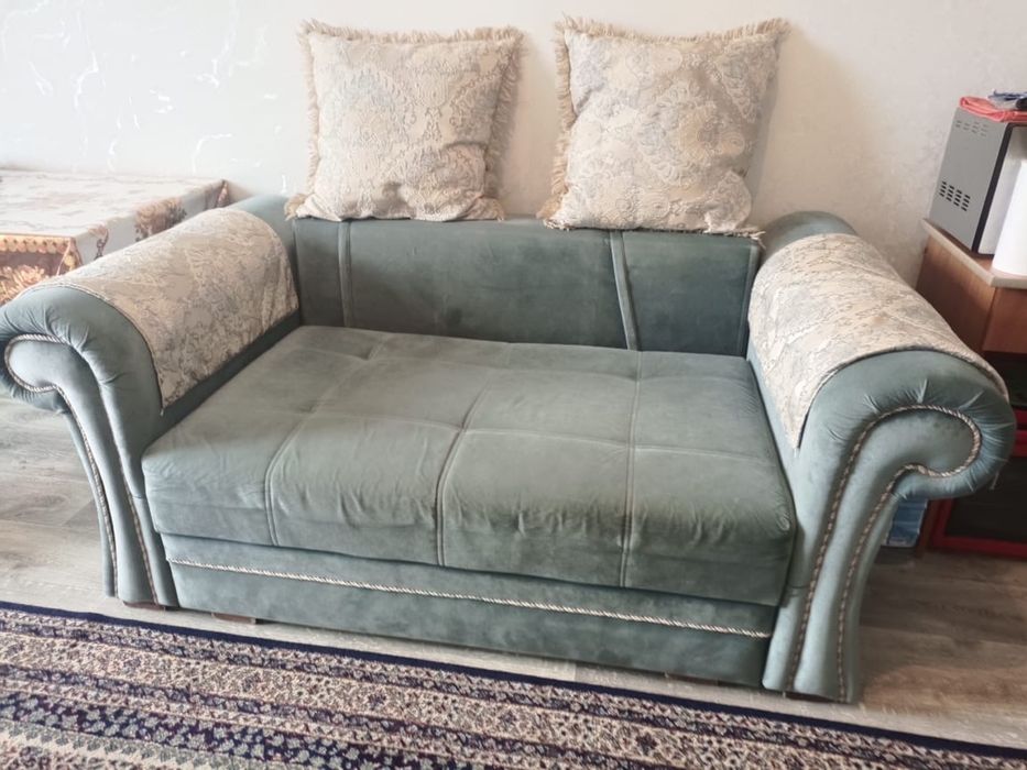 Продам диван (раскладывается)